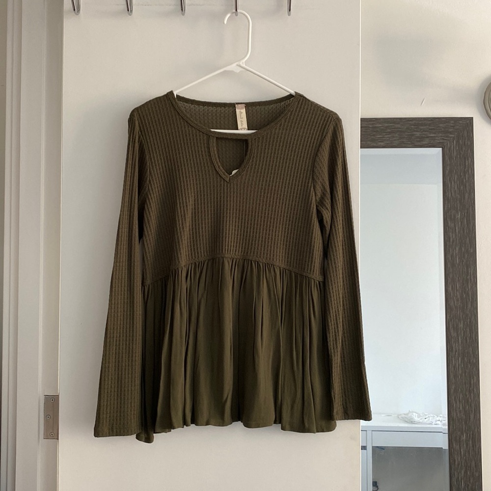 NWT Altard State Top